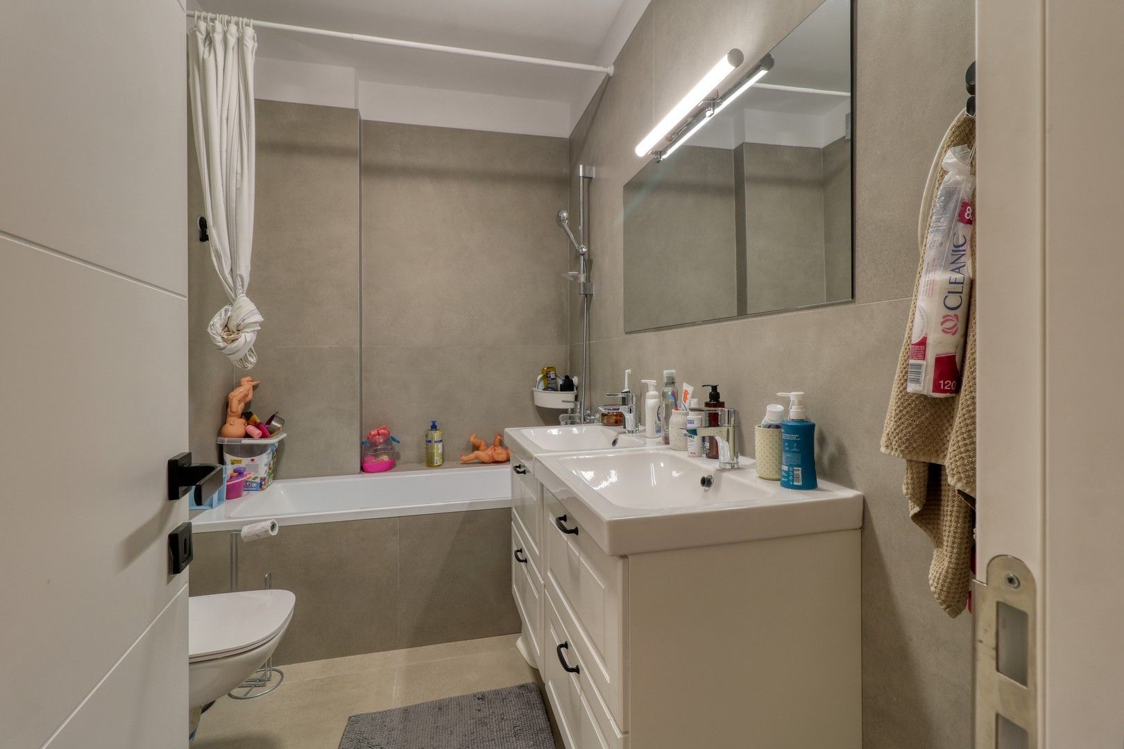 Apartament PREMIUM 4 camere | 92 mp | 2 băi | Parcare inclusă | - Poză 16