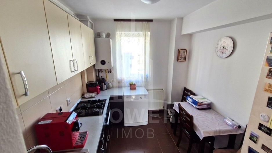 Apartament cu 3 camere - Frunzei - Poză 2