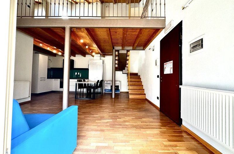 Apartament în Piața Unirii - renovat - mobilat și utilat - Poză 5