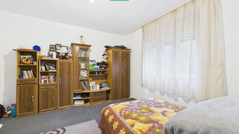 Casă renovată în localitatea Lazuri, Arad - Poză 4