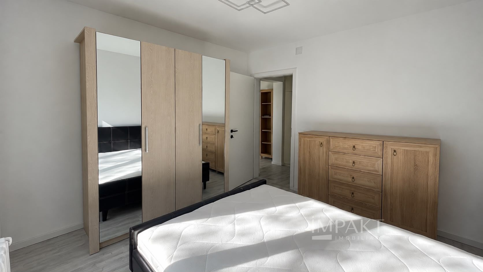 Apartament cu 3 camere de închiriat, 60 mp, balcon – proaspăt renovat - Poză 4