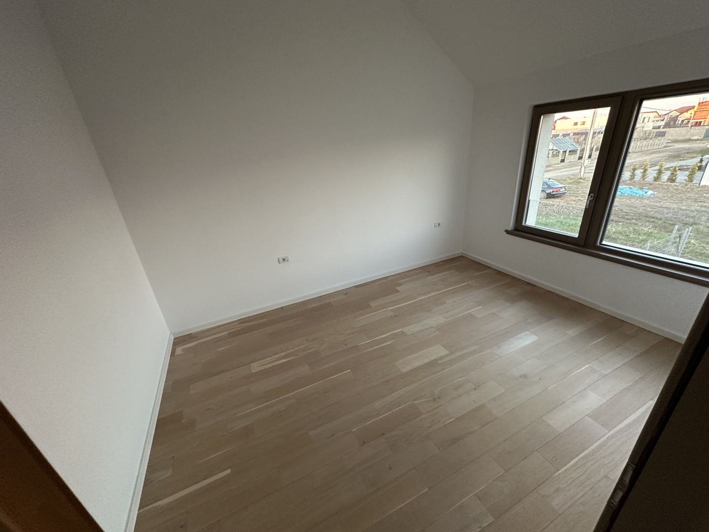 Casa cu 4 camere - Dumbravita - Poză 20