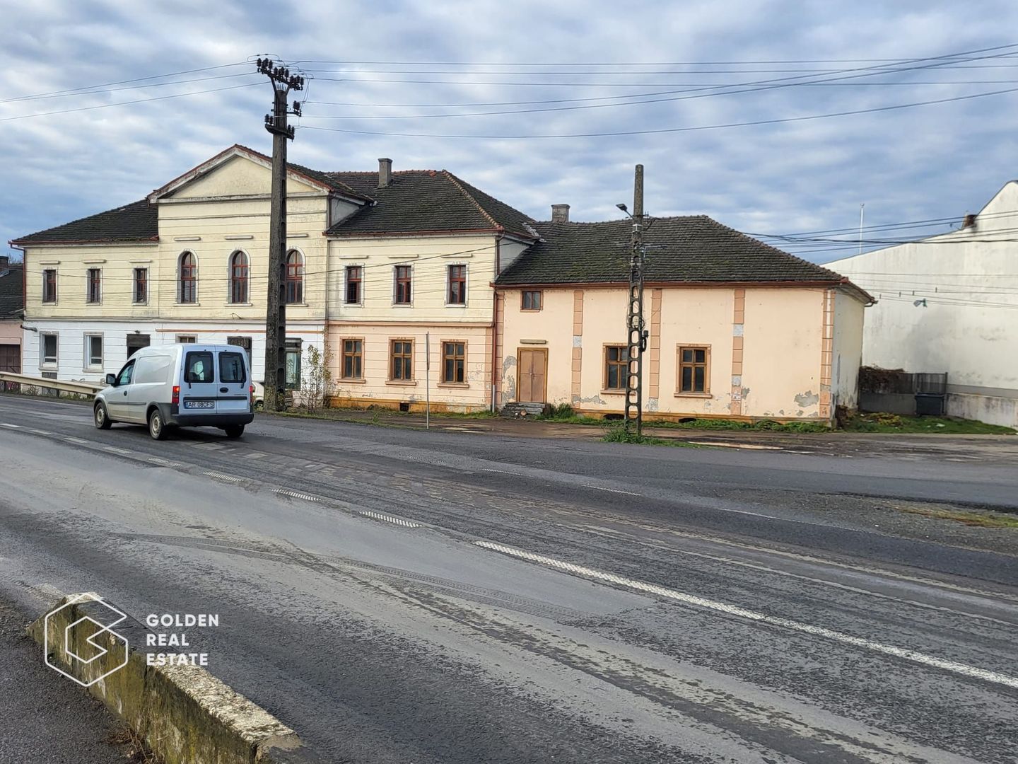 Proprietate tip conac, teren 4468 mp, oras Lipova - Poză 5