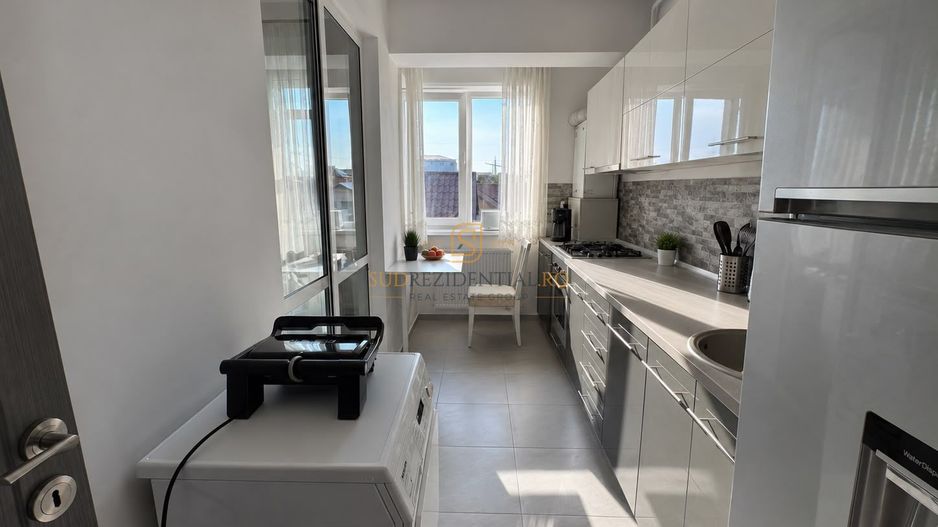 Apartament 2 camere de vanzare, decomandat, acces facil la metrou - Poză 6
