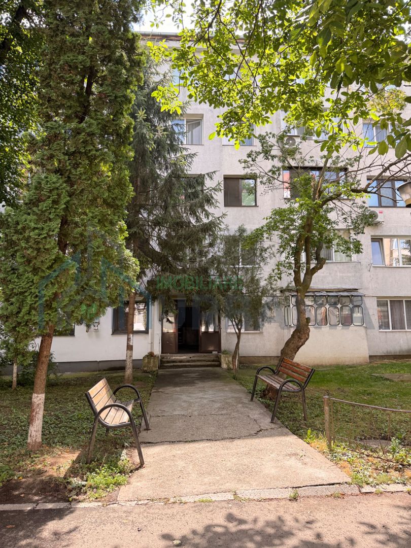 Apartament 2 camere de vânzare în zona Deal, Pașcani, jud. Iași - Poză 8