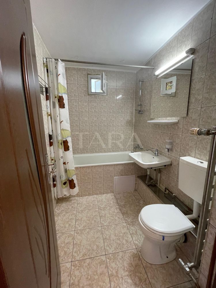 Apartament versatil– ideal pentru locuință sau spațiu comercial. - Poză 7