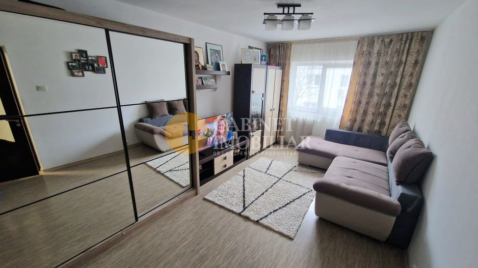 2 Camere Decomandat- Mobilat si Utilat- etaj intermediar- zona Dacia - Poză 1