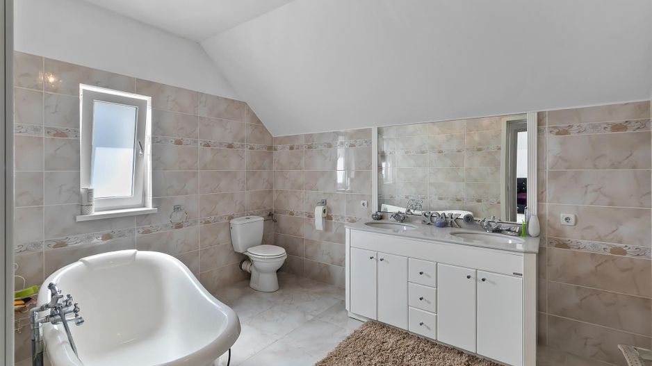 Vila / Casa superba cu 5 camere zona | 1032 mp teren |  Sanpetru Brasov - Poză 13