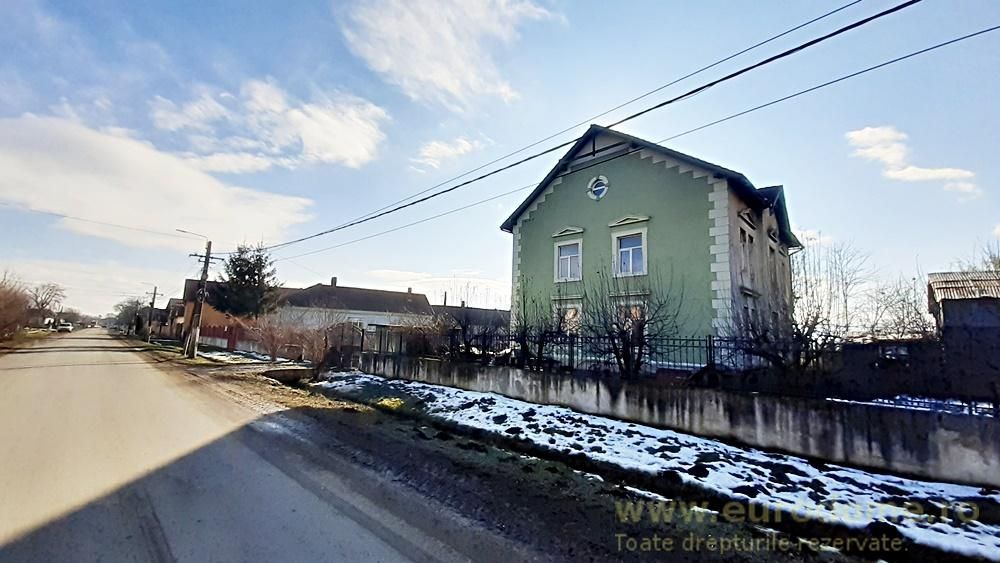 Casa, vechi conac, in com. Halchiu, la 15Km de Brasov - Poză 2