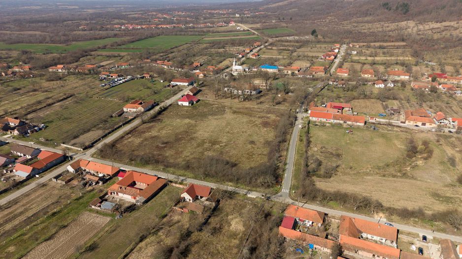 Conac nobiliar de secol XIX cu 8 camere în Maciova - Poză 11