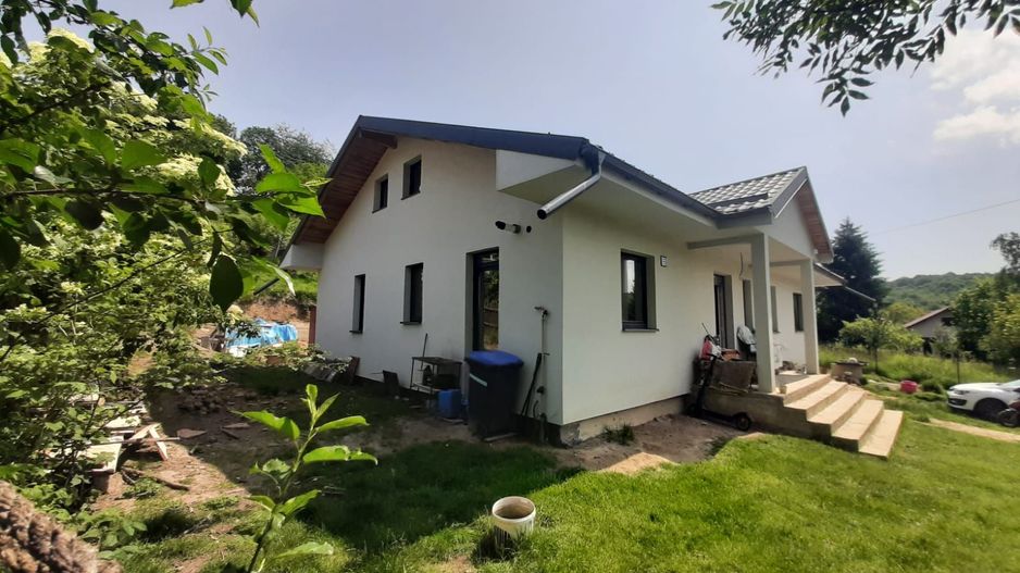 Casa si teren de vanzare in Feleacu - Poză 1