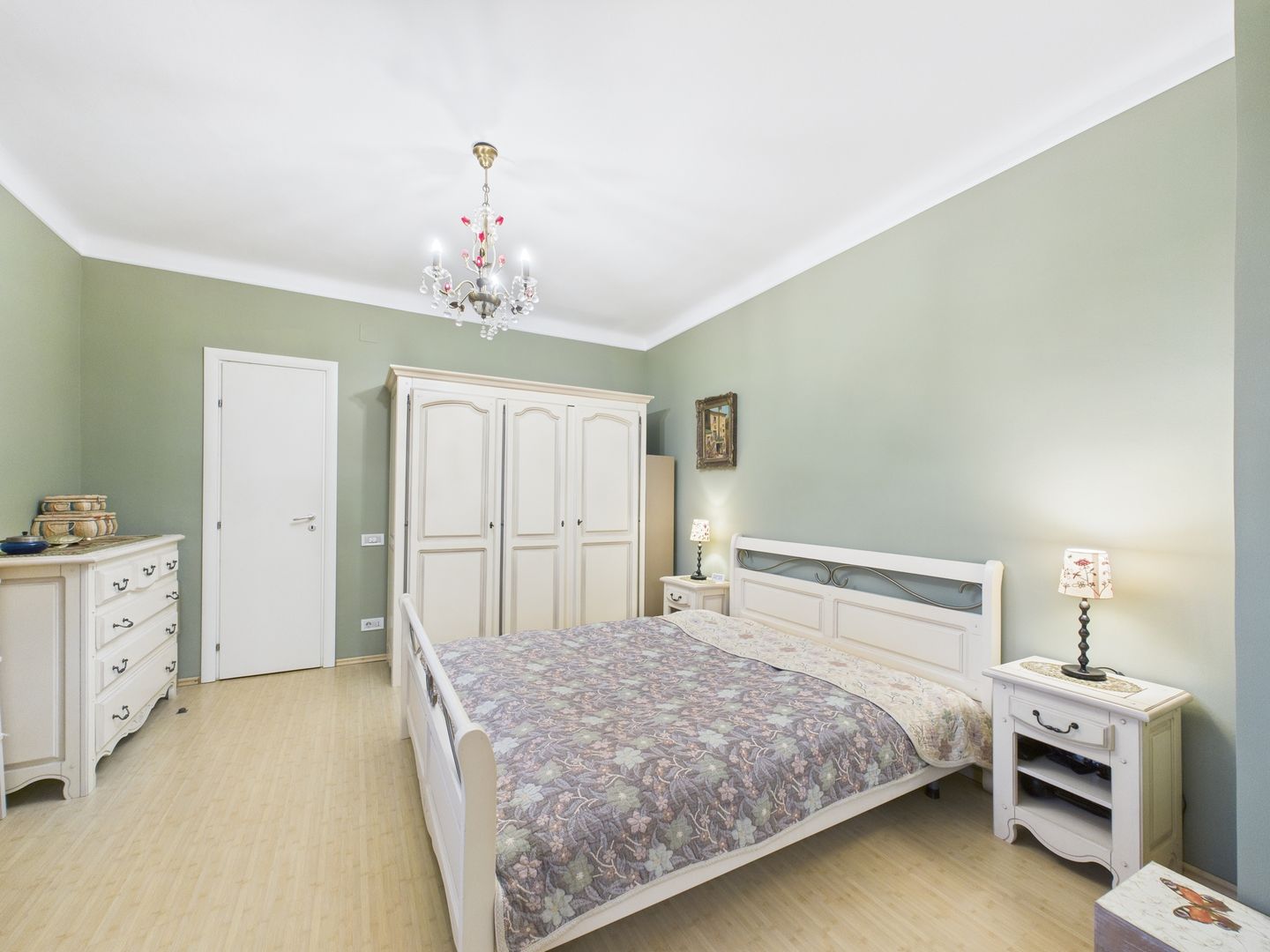Apartament cu 2 camere de vânzare în zona Capitale - Poză 1