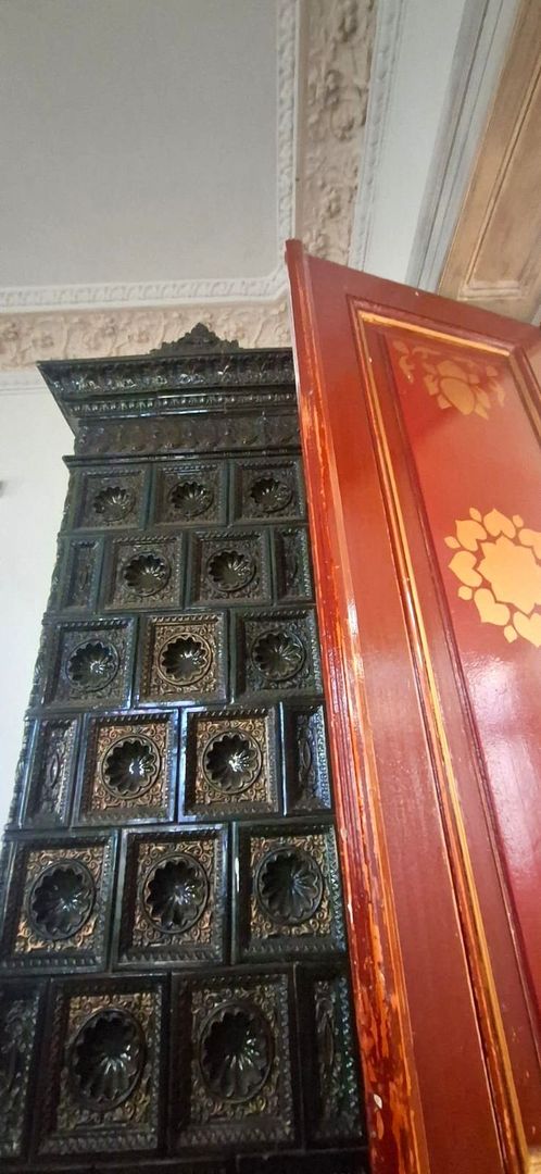 Sanctuar de Epocă: Reședință Grandioasă cu 10 Camere, Turn și Grădină - Poză 11