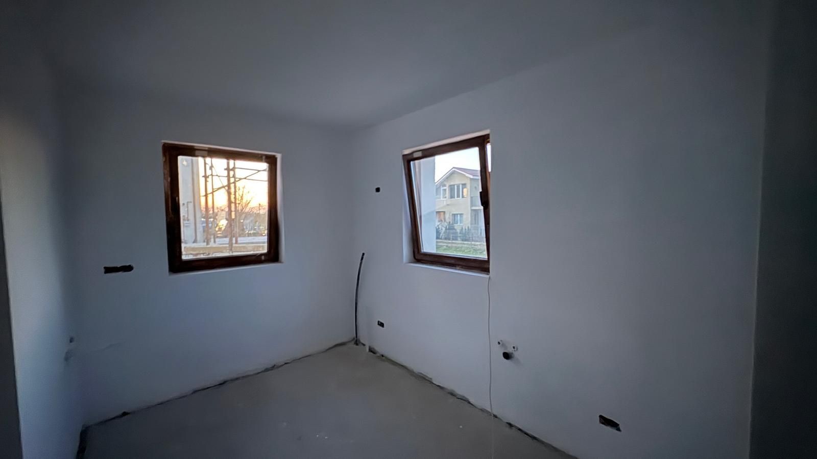 Casa duplex cu 2 locuri de parcare - Poză 5