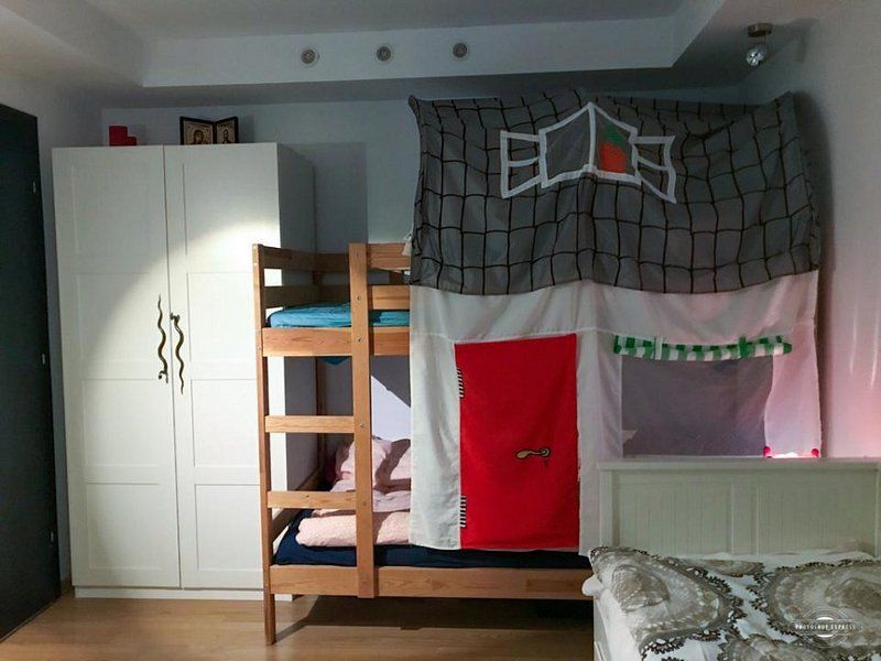 Vila mobilata si utilata, curte, terasa inchisa, parcare - Poză 21