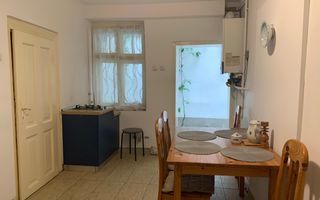 Casa single, cu 3 apartamente si garsoniera , regim hotelier-zona ultracentrala - Poză 9