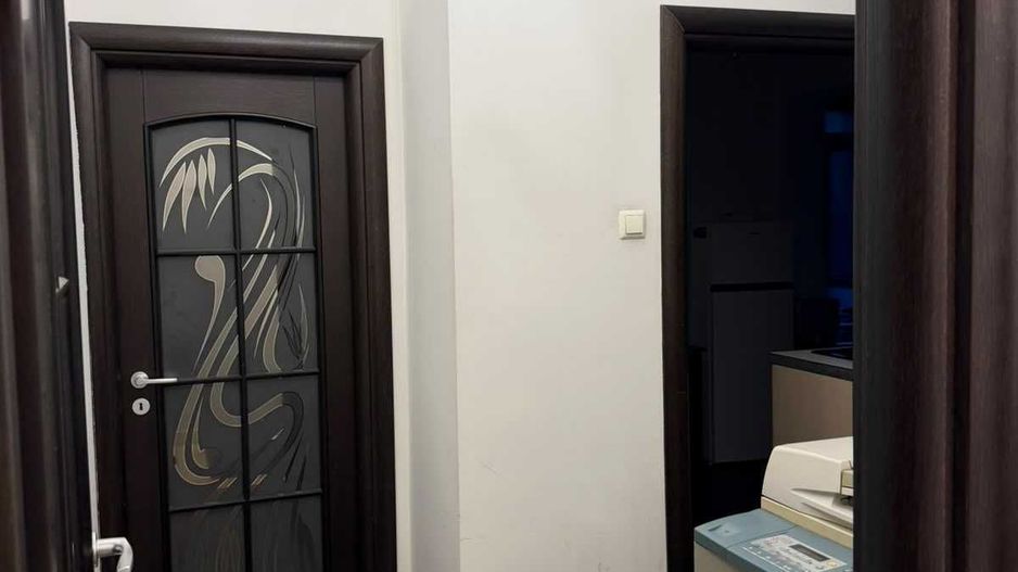 Apartament 3 camere, parter, Piața Romană – ideal locuință sau birou - Poză 4