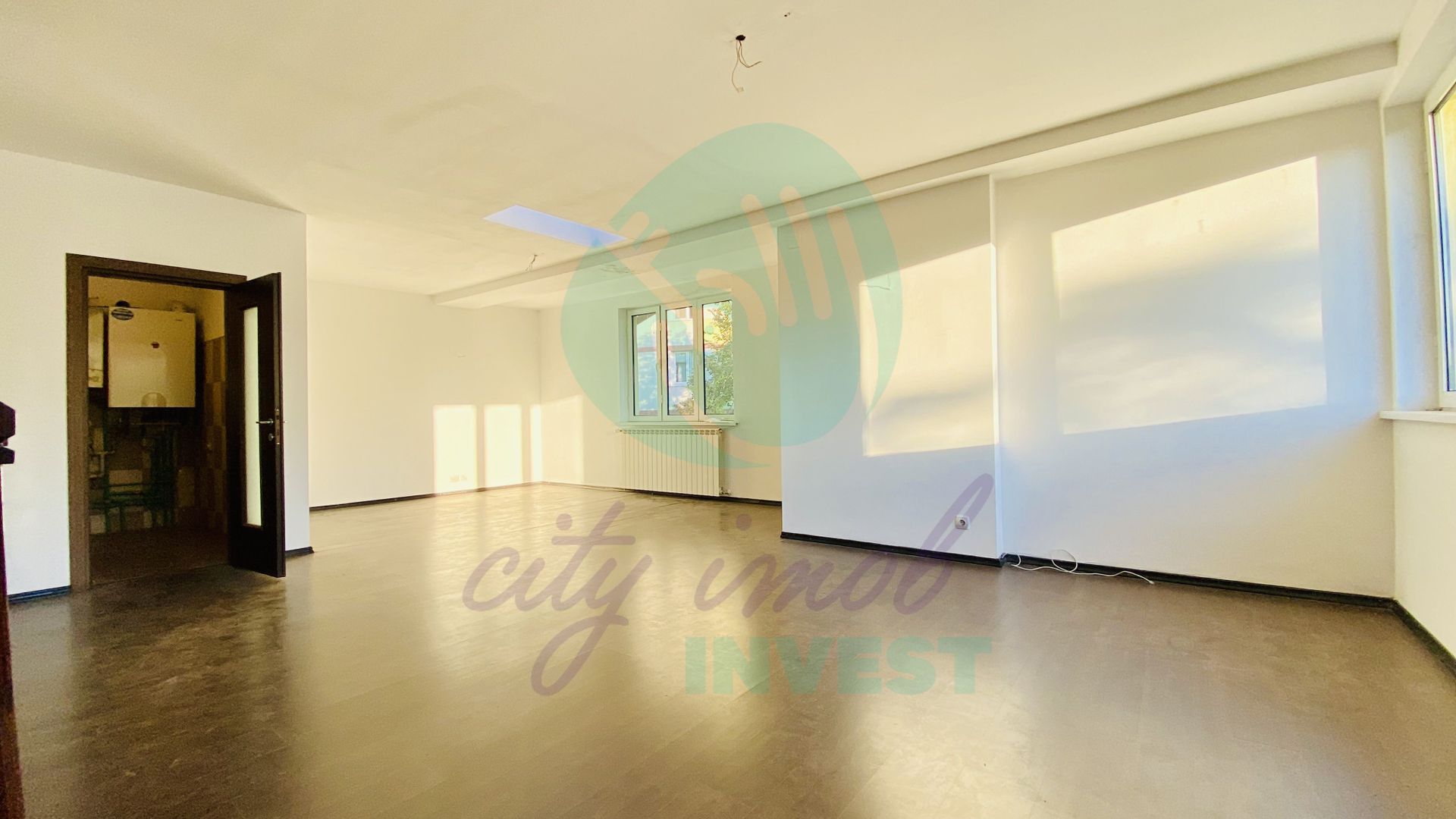 Apartament 6 camere tip dublex - Poză 2