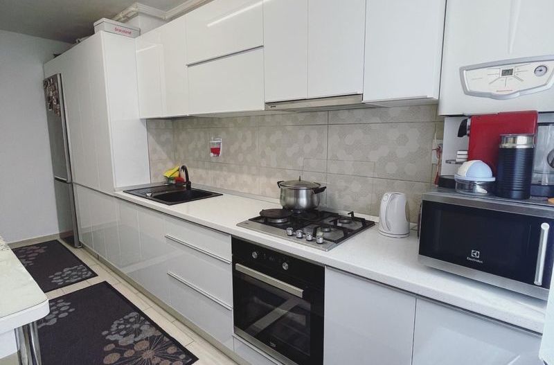 Apartament 3 camere Tractorul - Poză 6