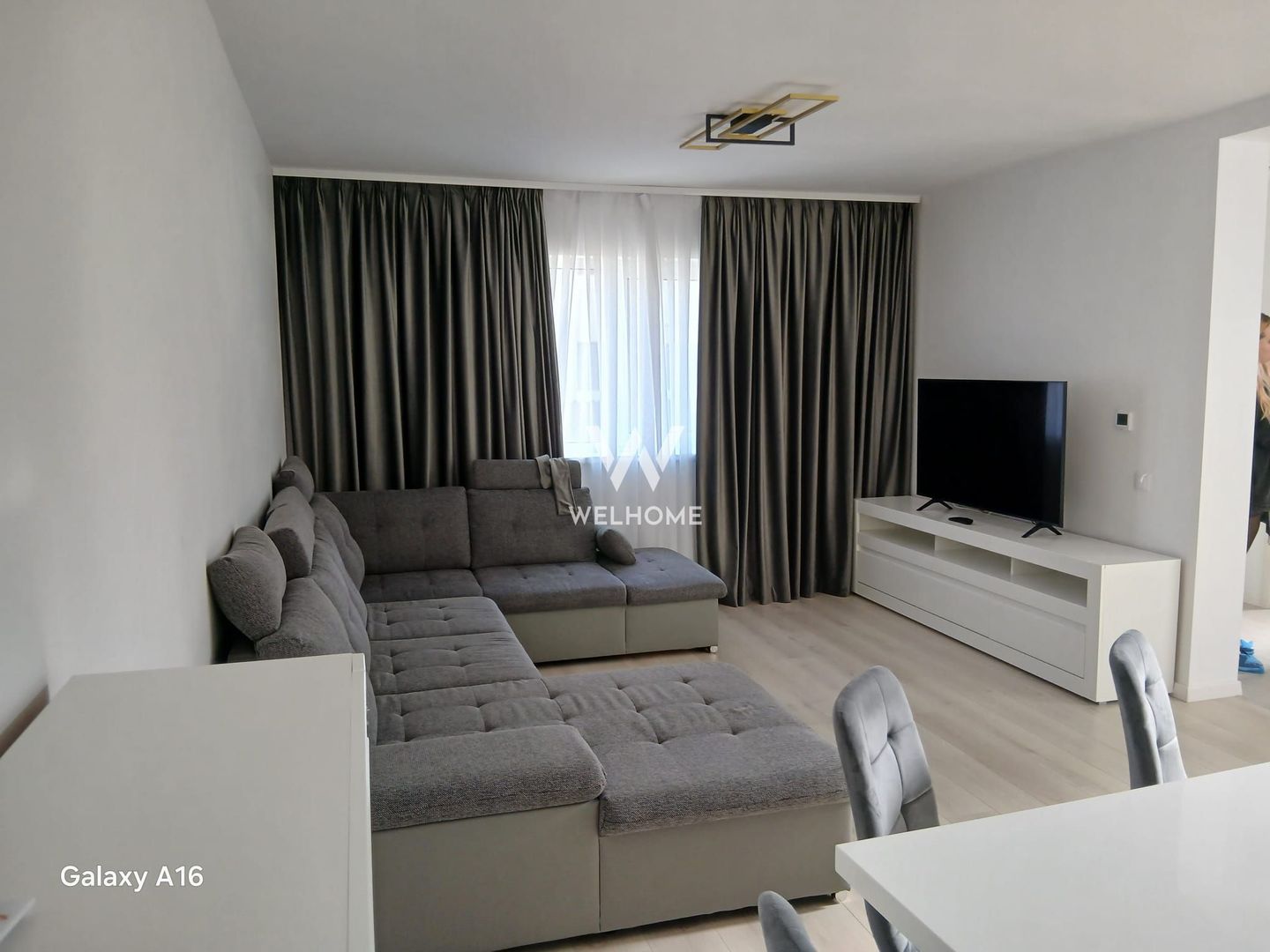 De închiriat – casă superbă cu 3 dormitoare, terasă și curte, Șelimbăr - Poză 4