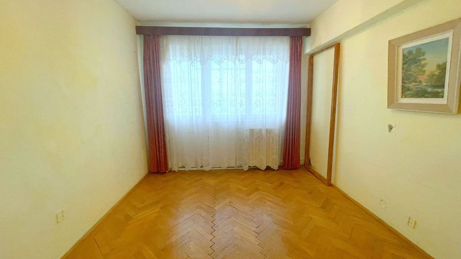 De vanzare – Apartament 3 camere   -R-uri -  Mazepa 1 - Poză 15