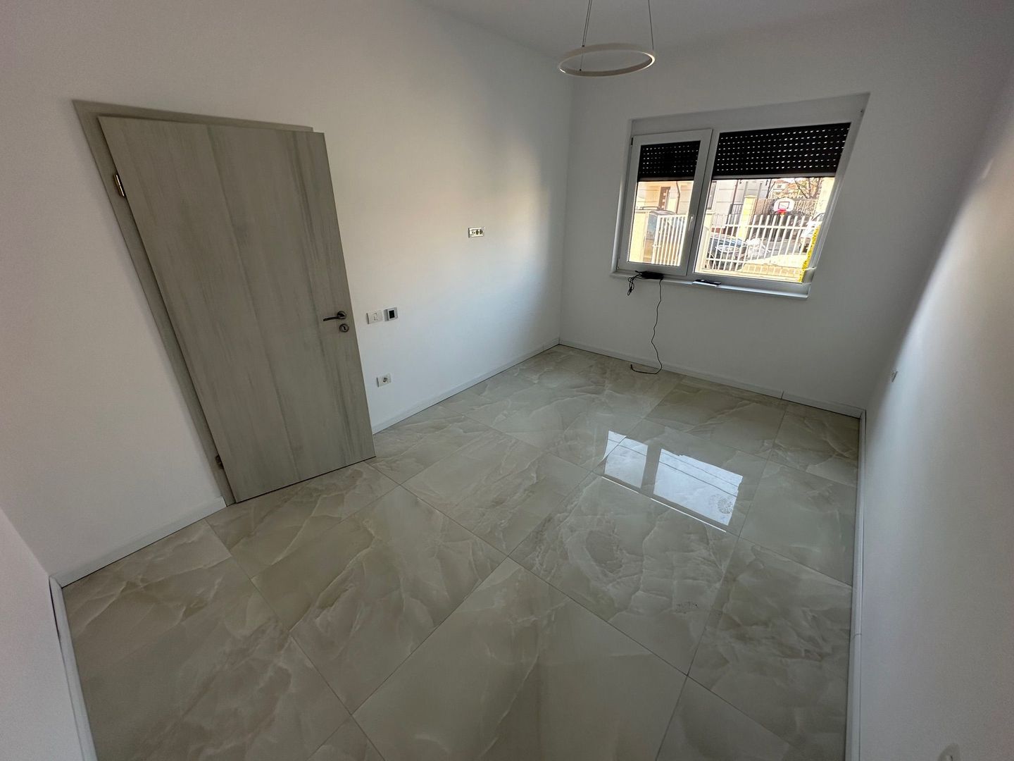 Duplex despărtit  prin garaj zona Ikea - Poză 12