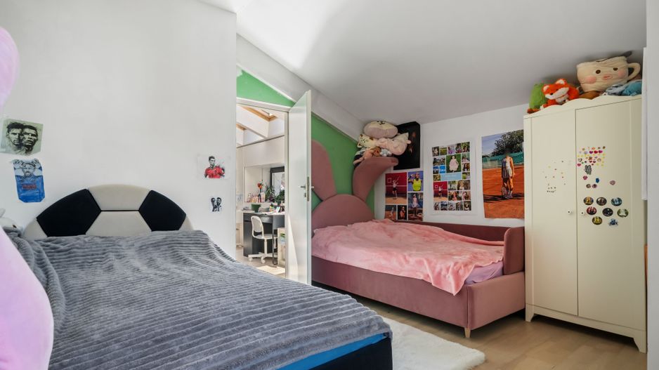 Eleganță și Spațiu în Inima Cartierului Domenii | Apartament cu 5 Camere în Vilă - Poză 12