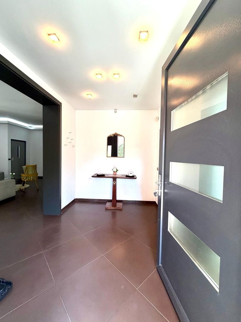 Vila cu 4 camere cu lift, jacuzzi și terasă panoramică tip penthouse - Poză 3