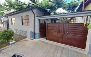 Casa cu 3 camere in zona linistita - Poză 1