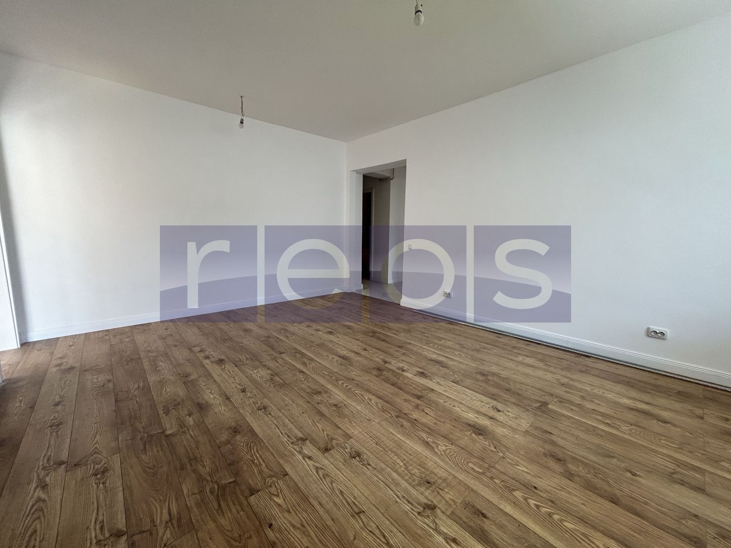 VANZARE APARTAMENT 3 CAMERE + CURTE 150 MP | ZONA ANDRONACHE | RENOVAT - Poză 5