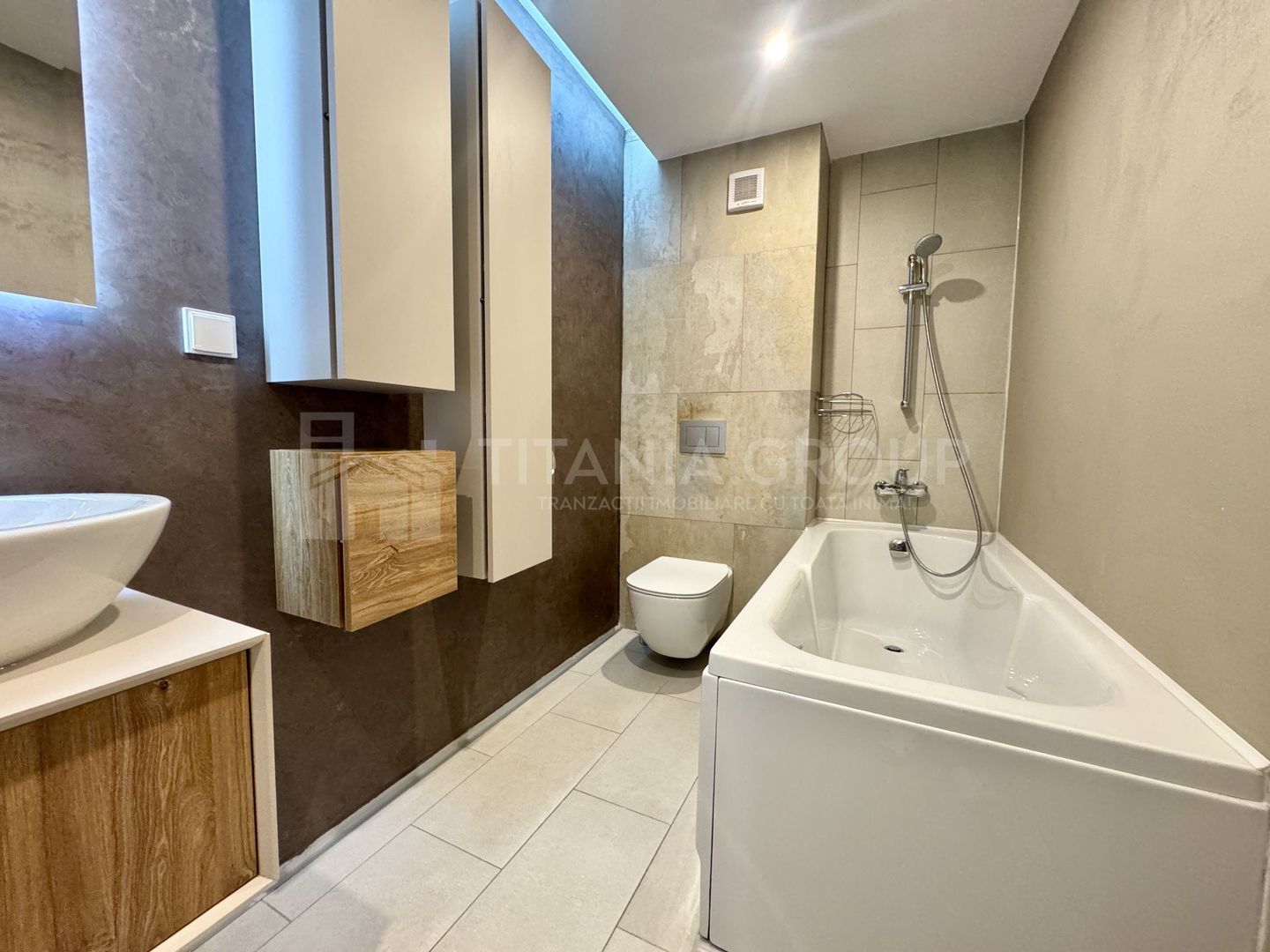 Apartament 3 camere, 2 băi, parcare și boxă – Ambiance Residence, Coresi - Poză 9