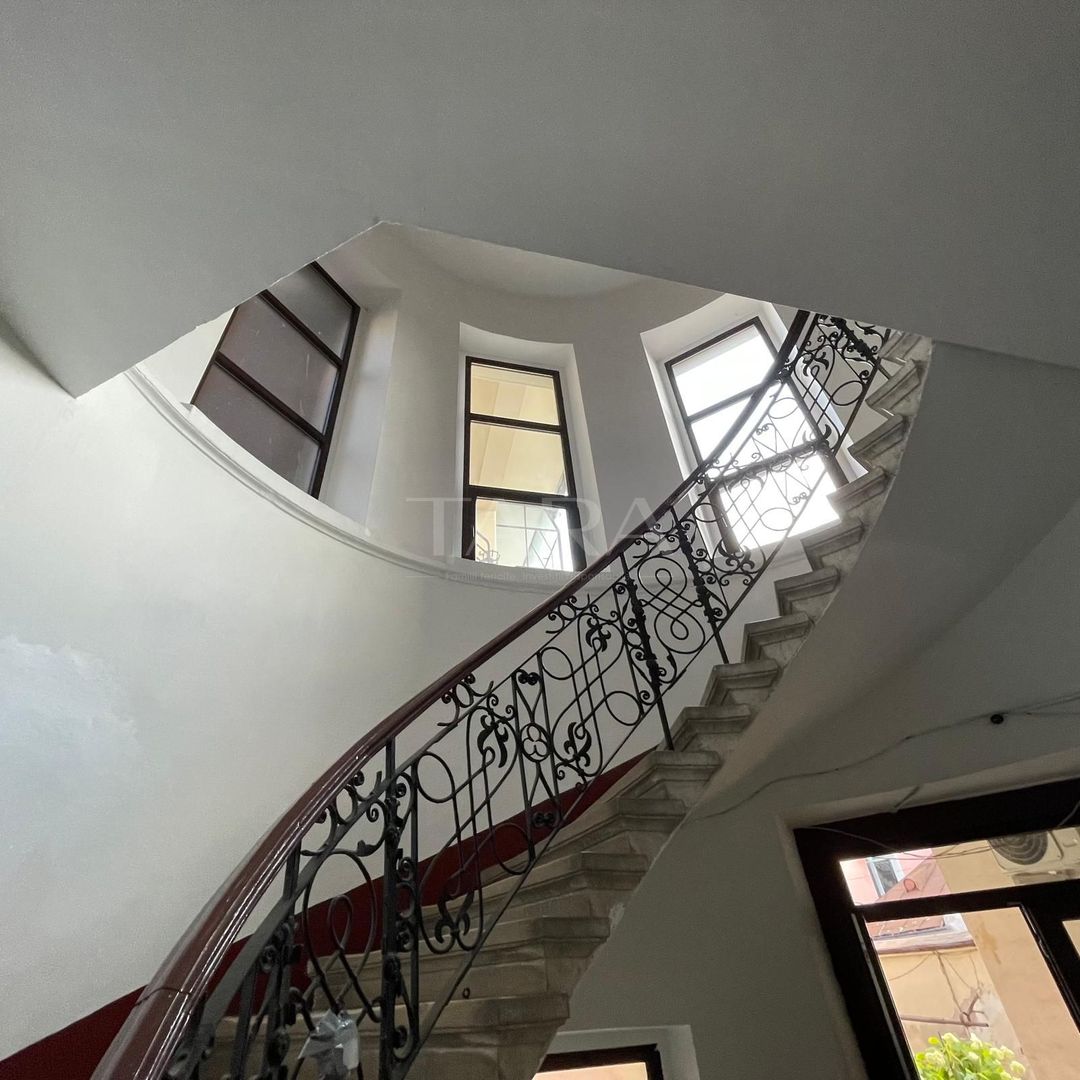 EXCLUSIVITATE. Apartament interbelic. Confort și eleganță. UMF - Poză 3