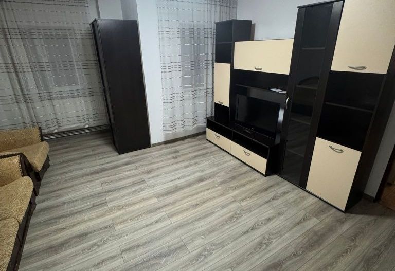 Apartament 3 camere 1 Mai - Poză 1