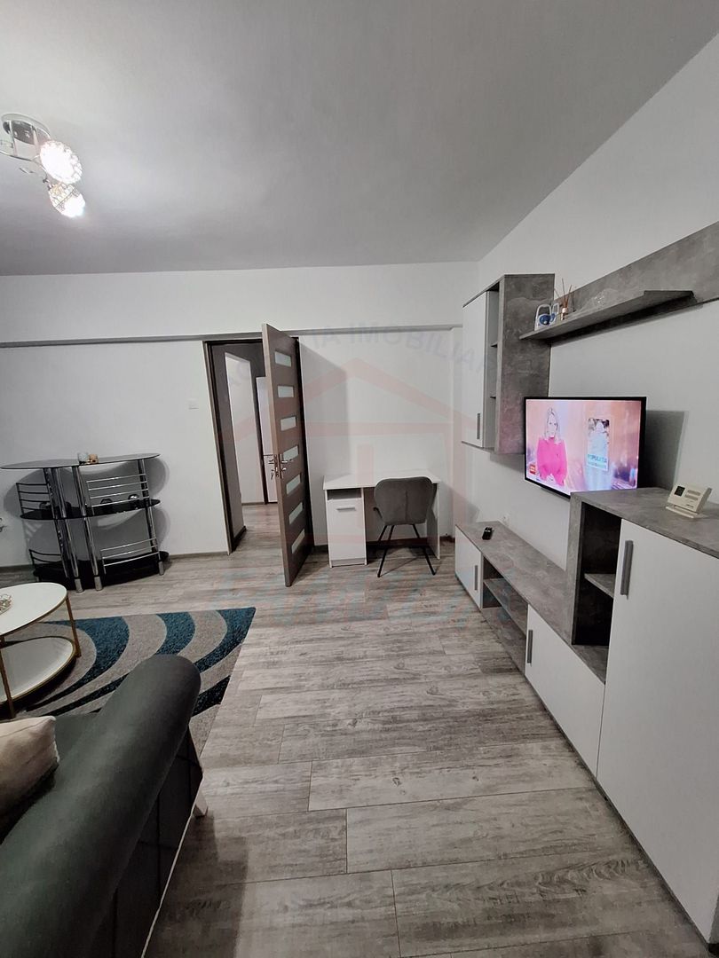 Închiriez apartament în zonă centrală – Galați - Poză 8