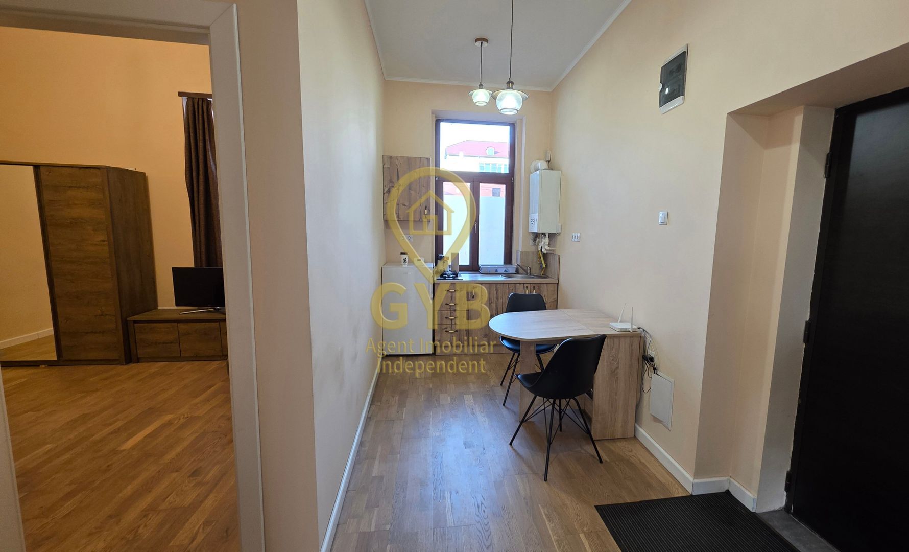 DE ÎNCHIRIAT – APARTAMENT CU 2 CAMERE DECOMANDATE, ULTRACENTRAL - Poză 8