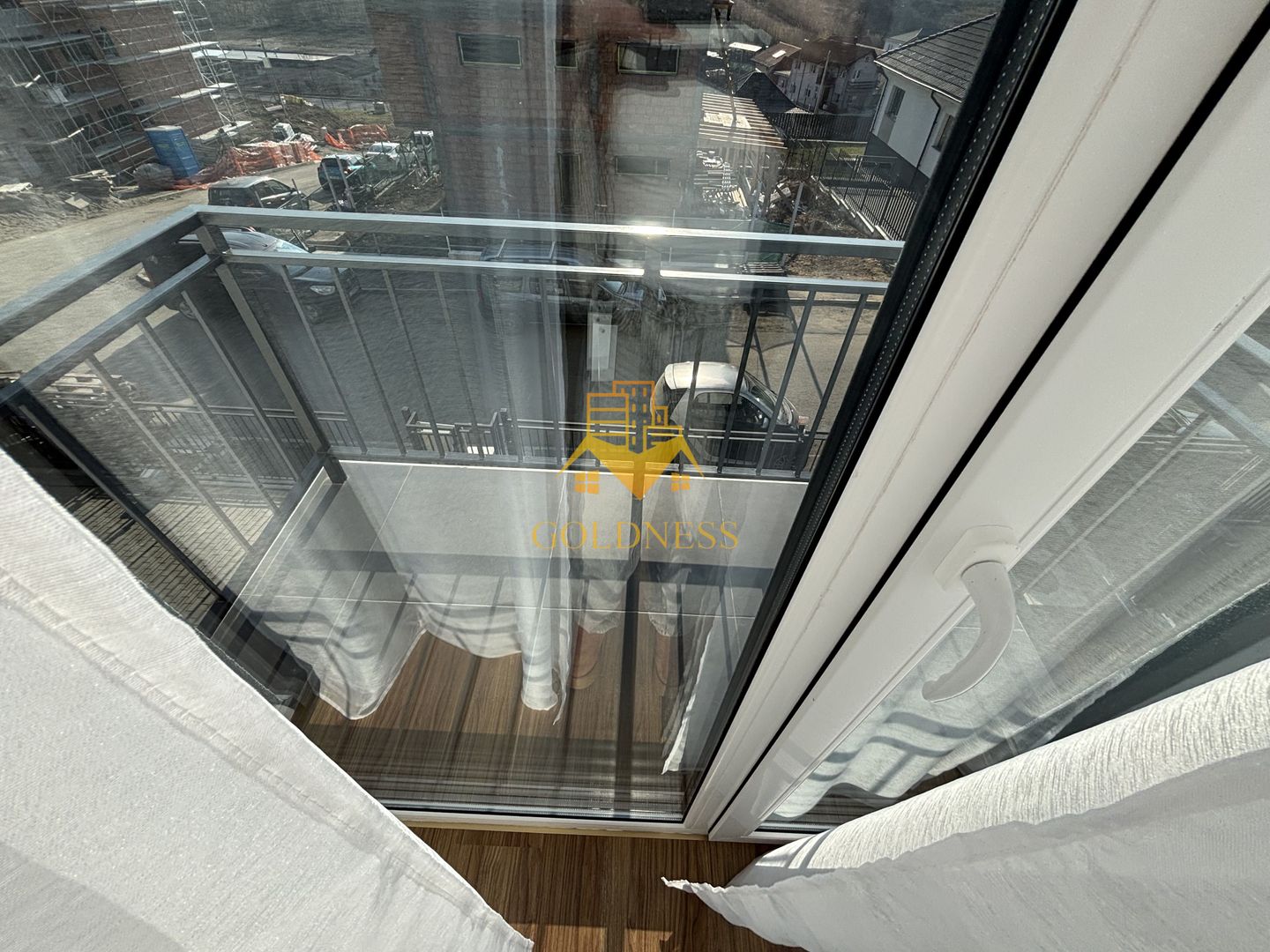 Duplex lux, de închiriat, 5 camere, parcare, curte, terasă,220mp teren - Poză 14