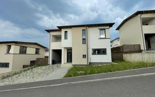 Casă / Vilă cu 4 camere de vanzare- Dezmir - Poză 1