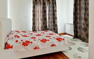 VILA DE LUX CU 6 DORMITOARE SI PISCINA + 800 MP CURTE LA INCHIRIRE - Poză 10