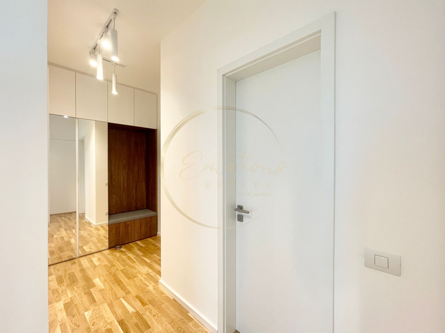 ISHO | CHELTUIELI ÎNTREȚINERE INCLUSE | Apartament  3camere + curte 100mp - Poză 9