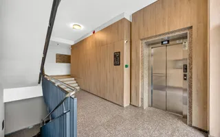 Studio modern | Kasper Coresi | Parcare & boxă - Poză 16