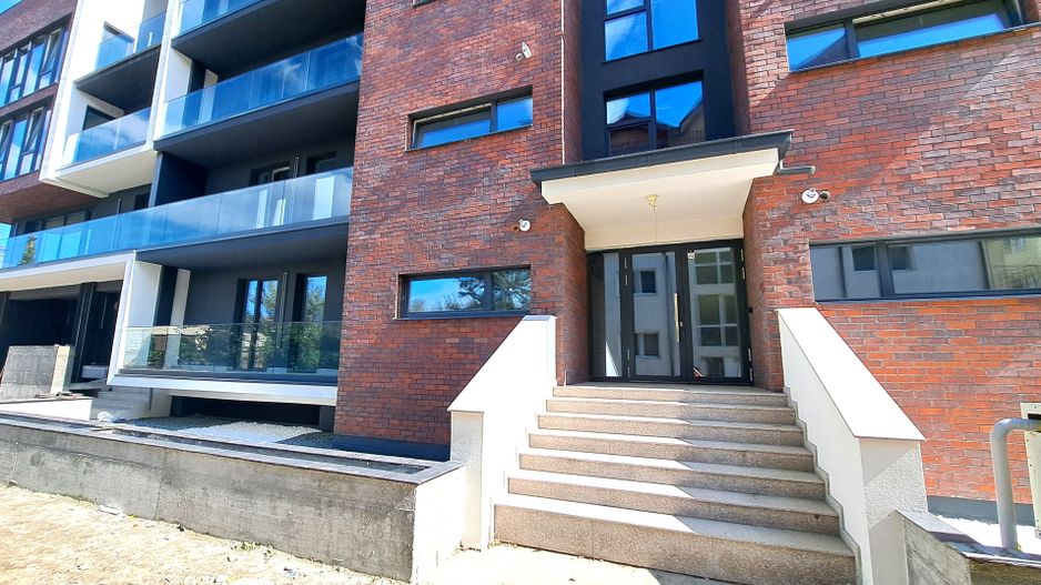 Apartament 3 camere, garaj si boxa - Sibiu central - Poză 1