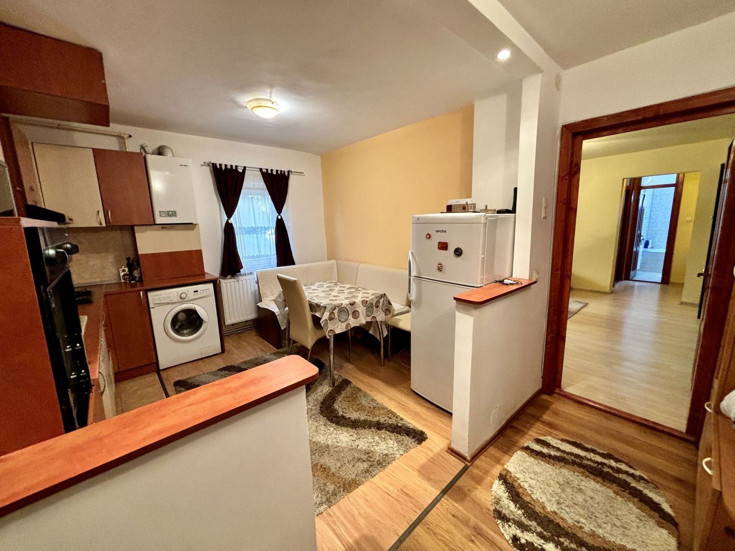 Apartament semicentral 2 camere parter 52 m² - Poză 3