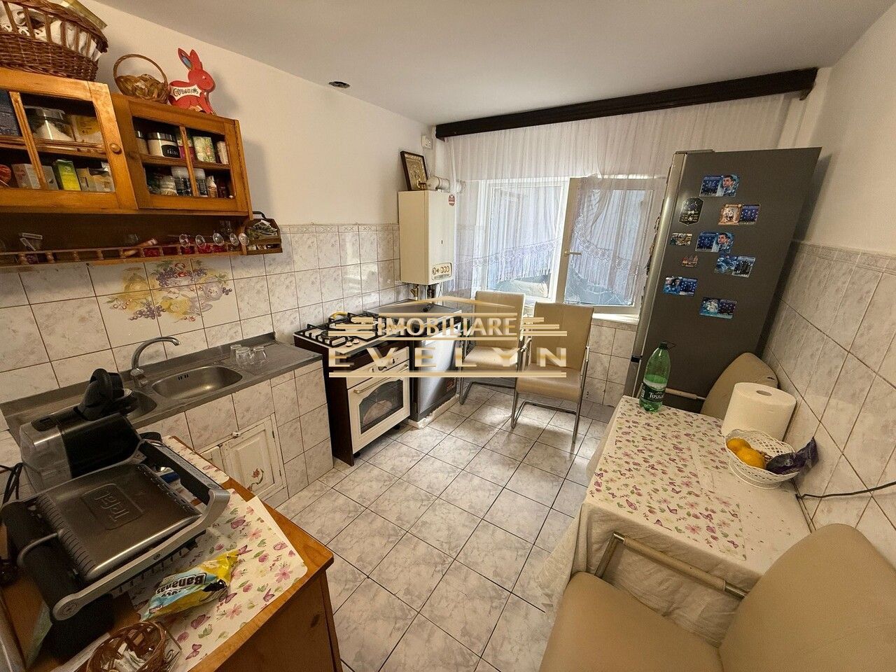 De vânzare apartament 4 camere, decomandat – Vedere dubla spre Parcul Mihai Eminescu si Piata Mica - Poză 3