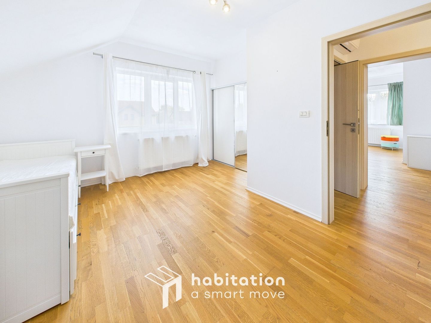 Casă individuală  în Dumbrăvița – liniște, spațiu și lumină naturală - Poză 23