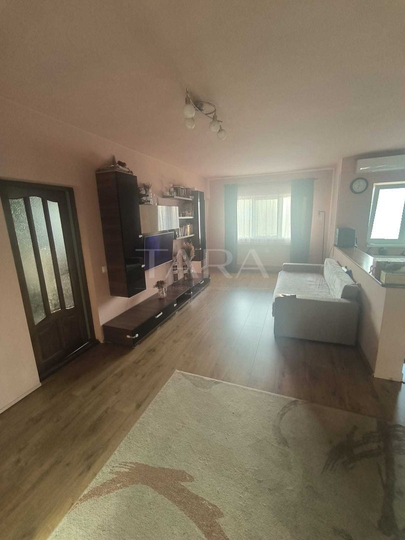 3 camere spațioase cu parcare, într-o zonă liniștită din Florești. - Poză 5