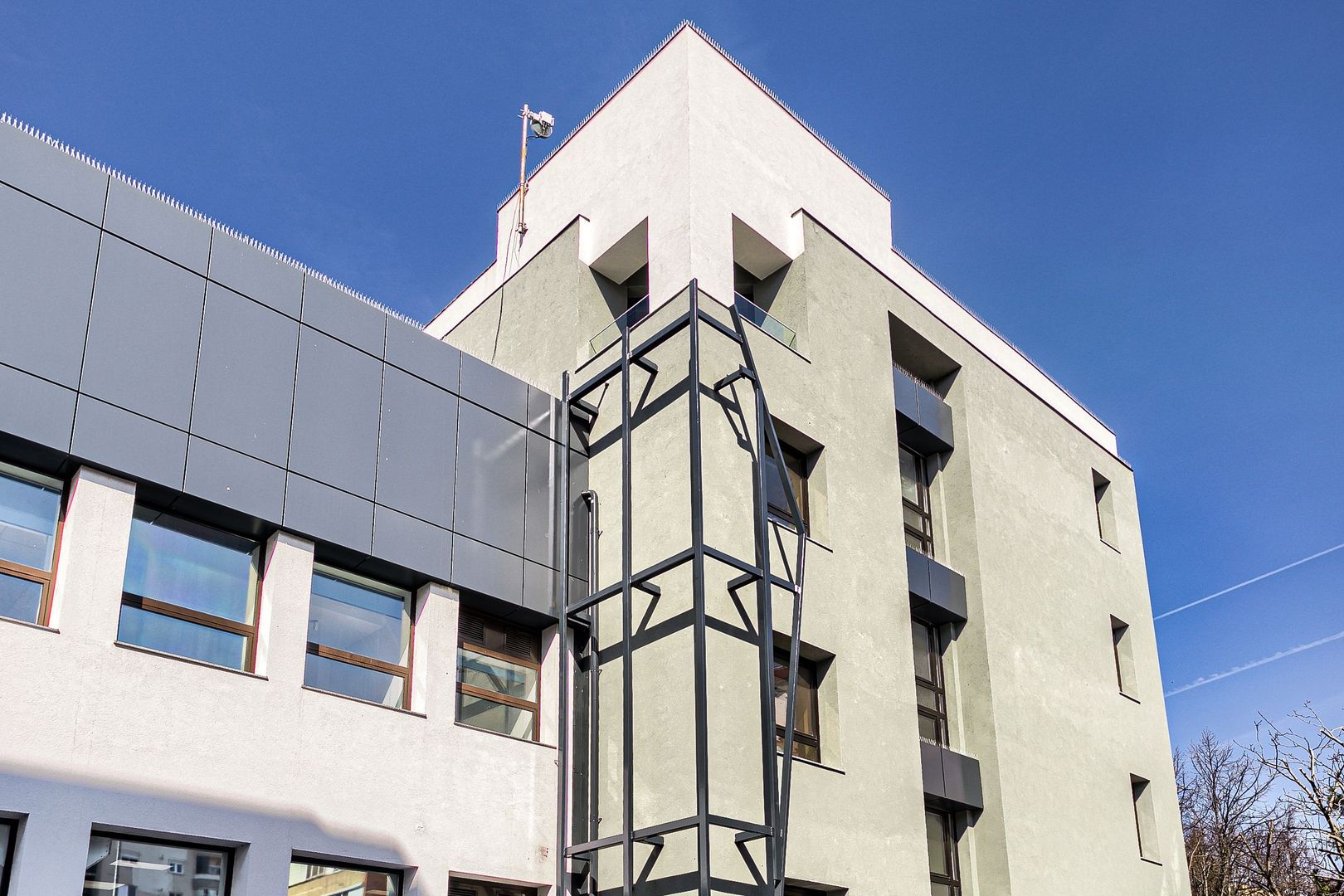 Spațiu modern de inchiriat destinat clinicilor sau companiilor - Poză 15