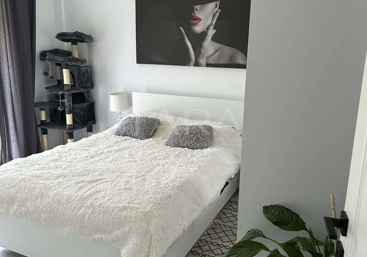 Apartament cu 3 camere, terasă 20 mp, parcare subterană, zona Eroilor. - Poză 3