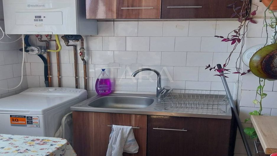 Apartament 2 camere decomandate, ultracentral, renovabil, cu centrală. - Poză 3