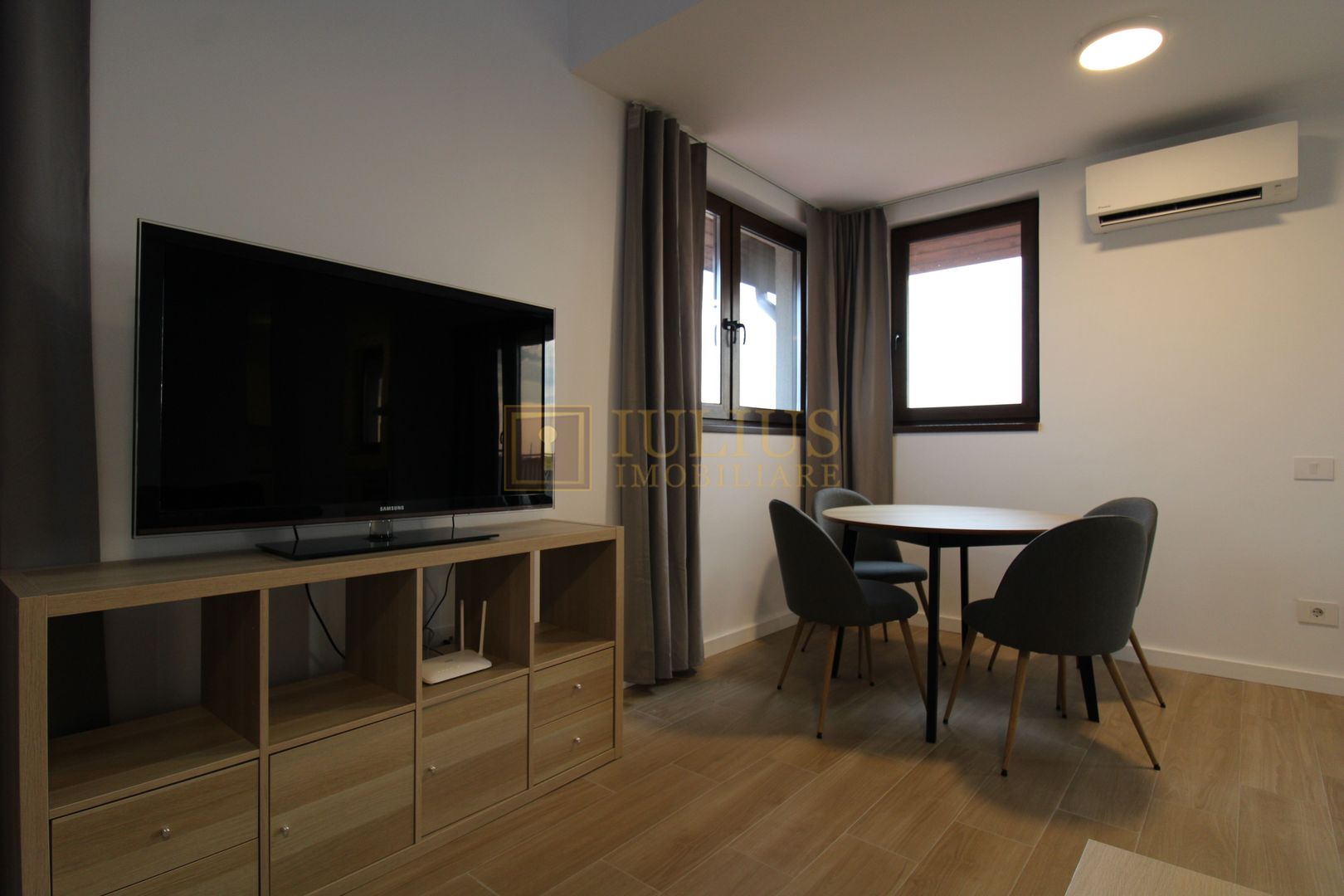 LOFT amenajat modern, 2 bai. Zona de sud. - Poză 7