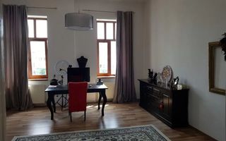 Apartament de 4 camere in zona Ultracentrala - Poză 1